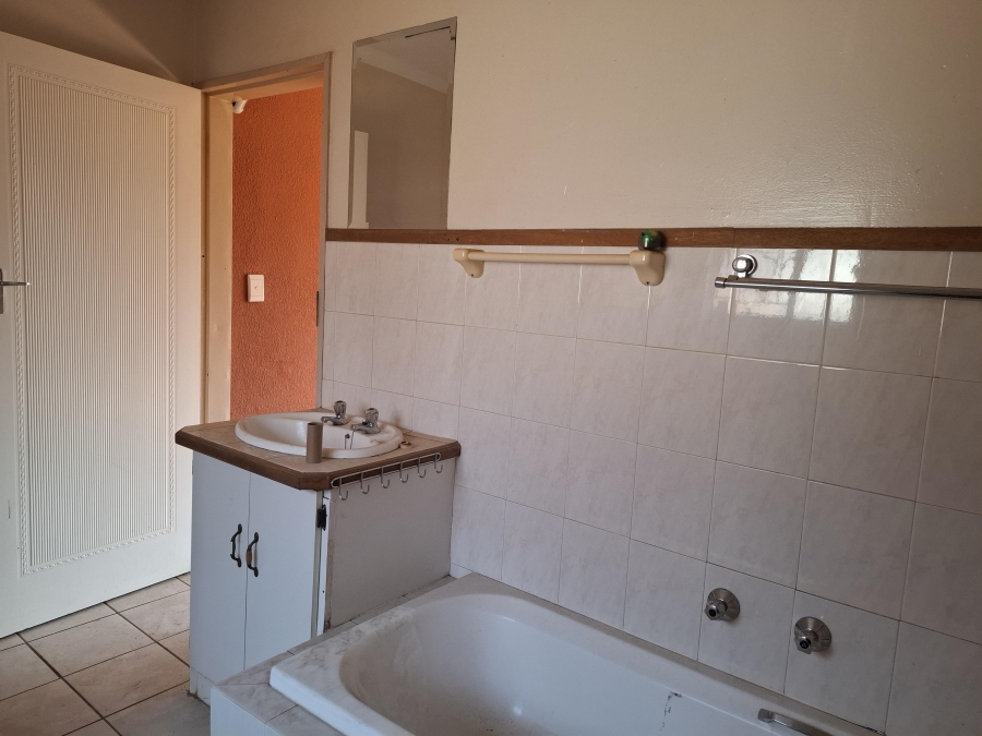4 Bedroom Property for Sale in Dersley Gauteng