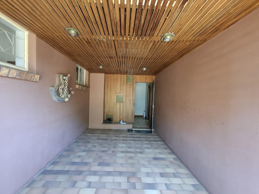 4 Bedroom Property for Sale in Dersley Gauteng