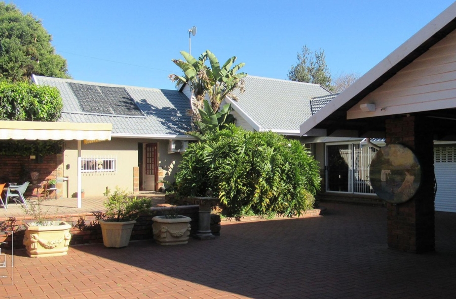 4 Bedroom Property for Sale in Rant En Dal Gauteng