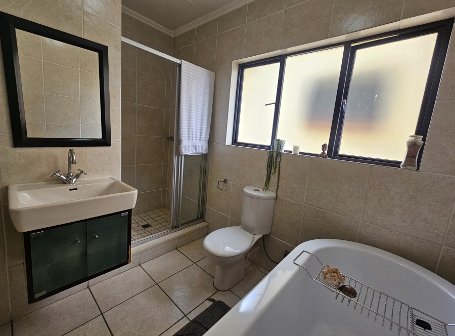 2 Bedroom Property for Sale in Paulshof Gauteng