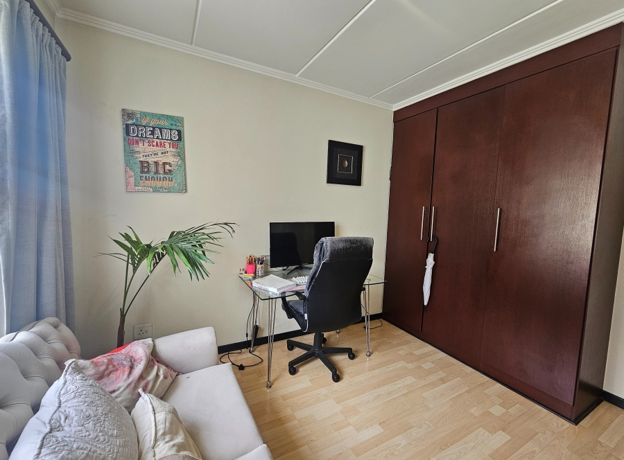 2 Bedroom Property for Sale in Paulshof Gauteng