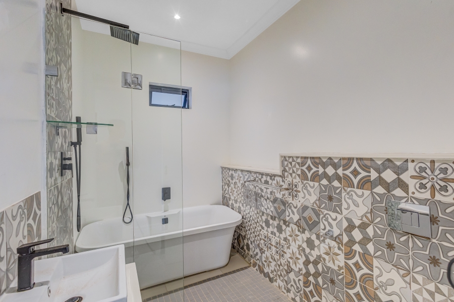 2 Bedroom Property for Sale in Beverley Gauteng