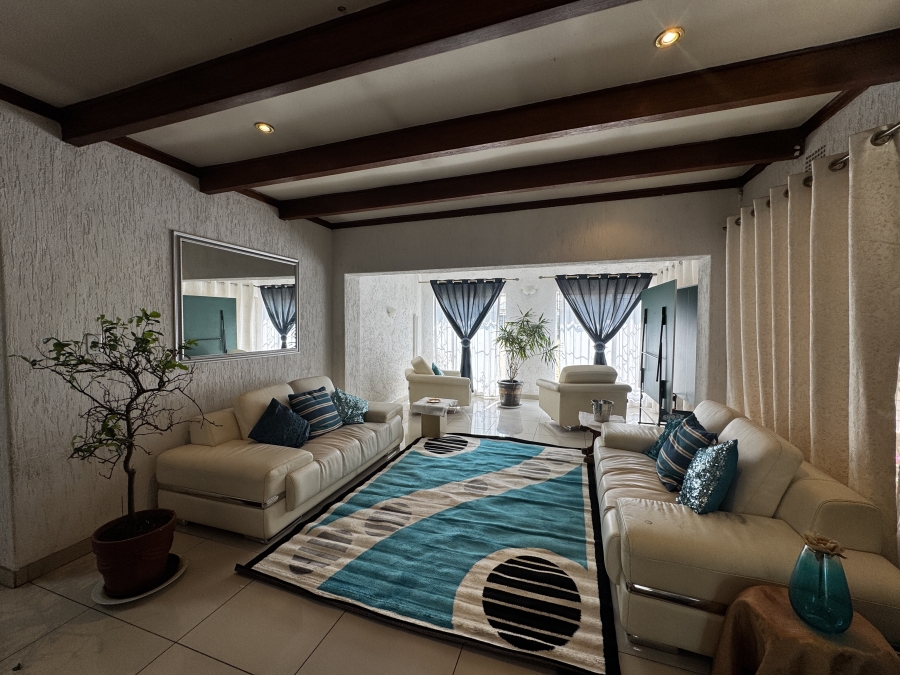 4 Bedroom Property for Sale in Mondeor Gauteng
