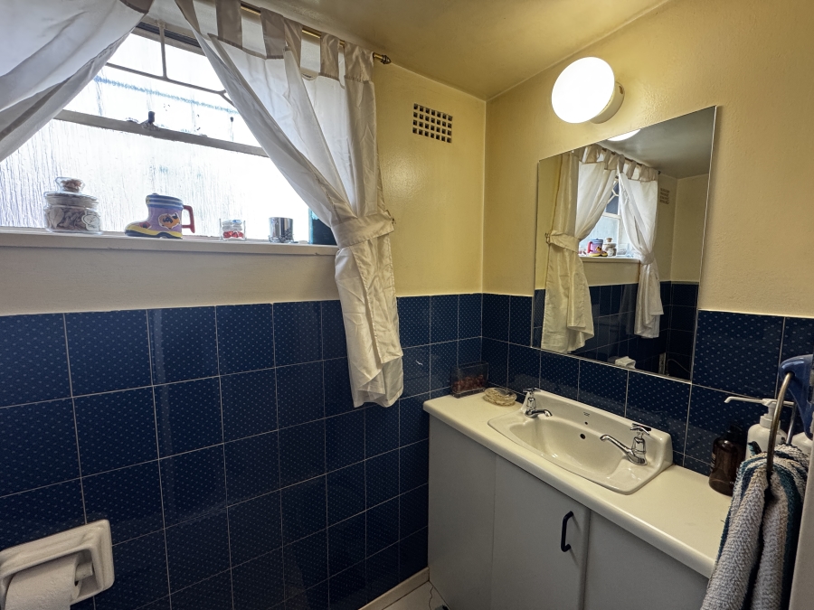 4 Bedroom Property for Sale in Mondeor Gauteng