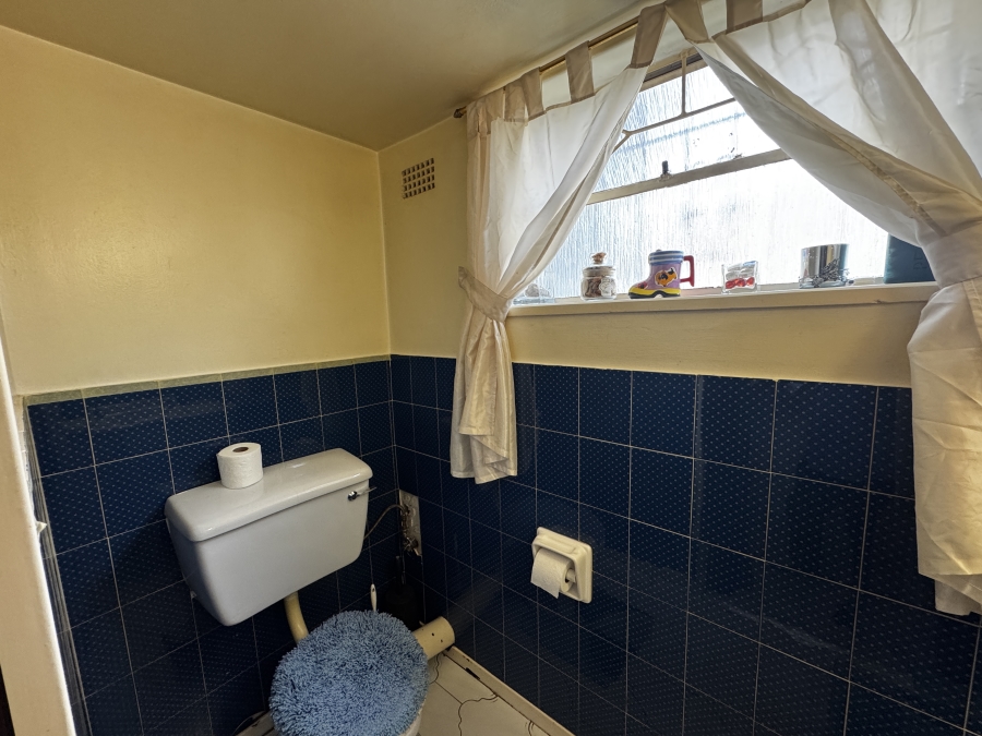 4 Bedroom Property for Sale in Mondeor Gauteng