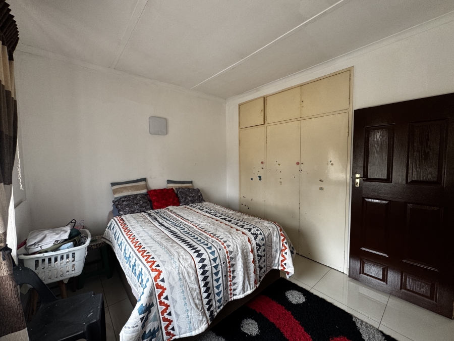 4 Bedroom Property for Sale in Mondeor Gauteng