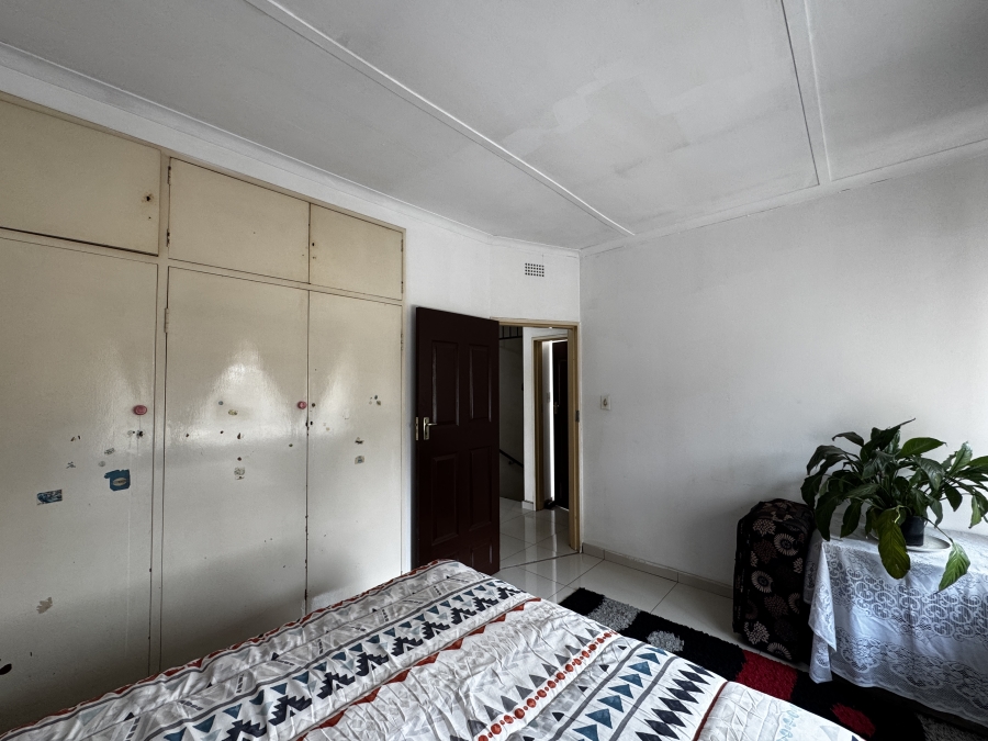 4 Bedroom Property for Sale in Mondeor Gauteng
