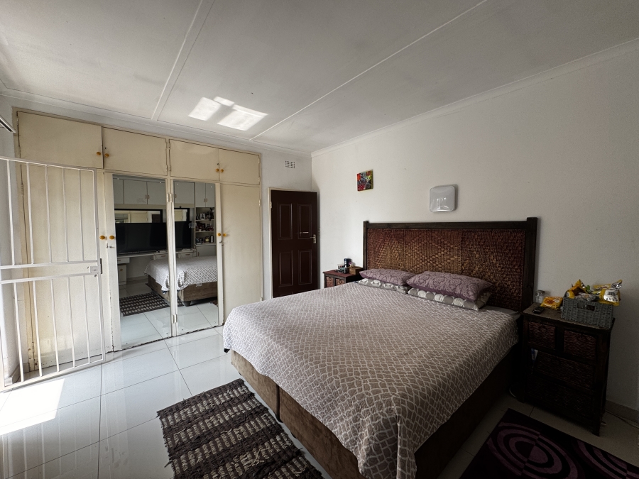 4 Bedroom Property for Sale in Mondeor Gauteng