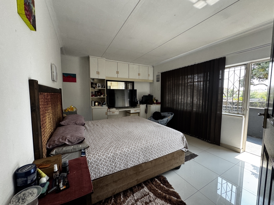 4 Bedroom Property for Sale in Mondeor Gauteng