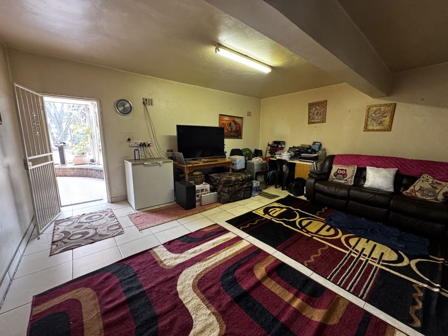 4 Bedroom Property for Sale in Mondeor Gauteng