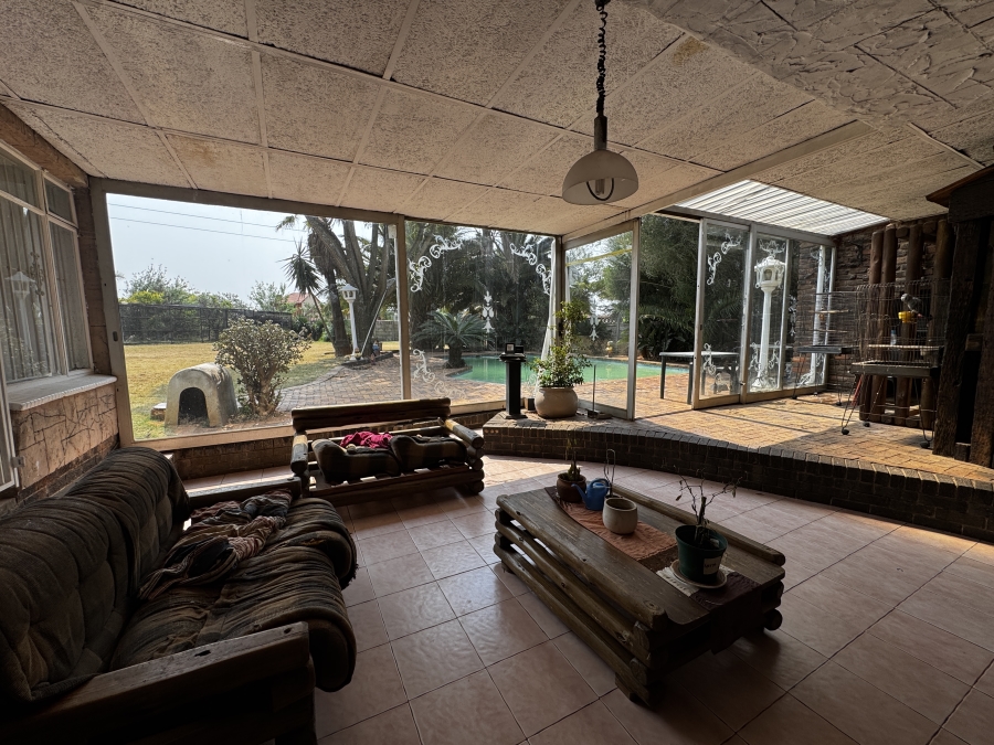 4 Bedroom Property for Sale in Mondeor Gauteng