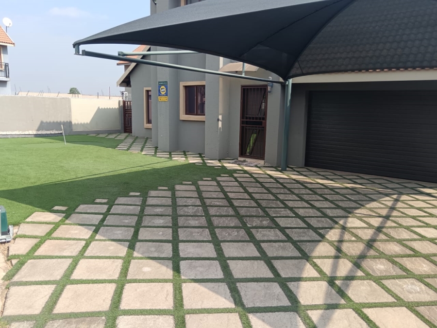 3 Bedroom Property for Sale in Dalview Gauteng
