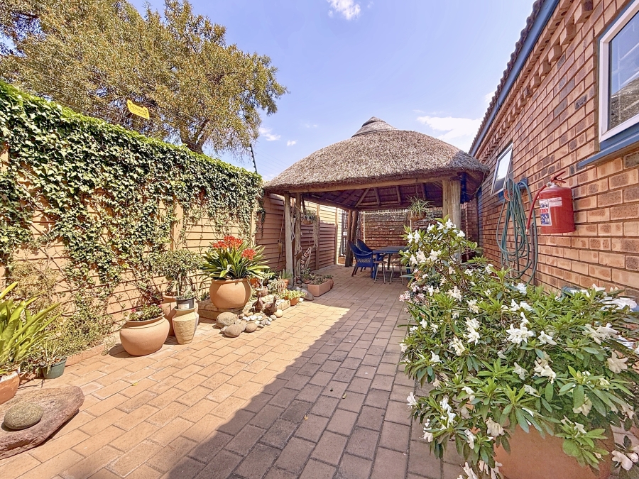 3 Bedroom Property for Sale in Wapadrand Gauteng
