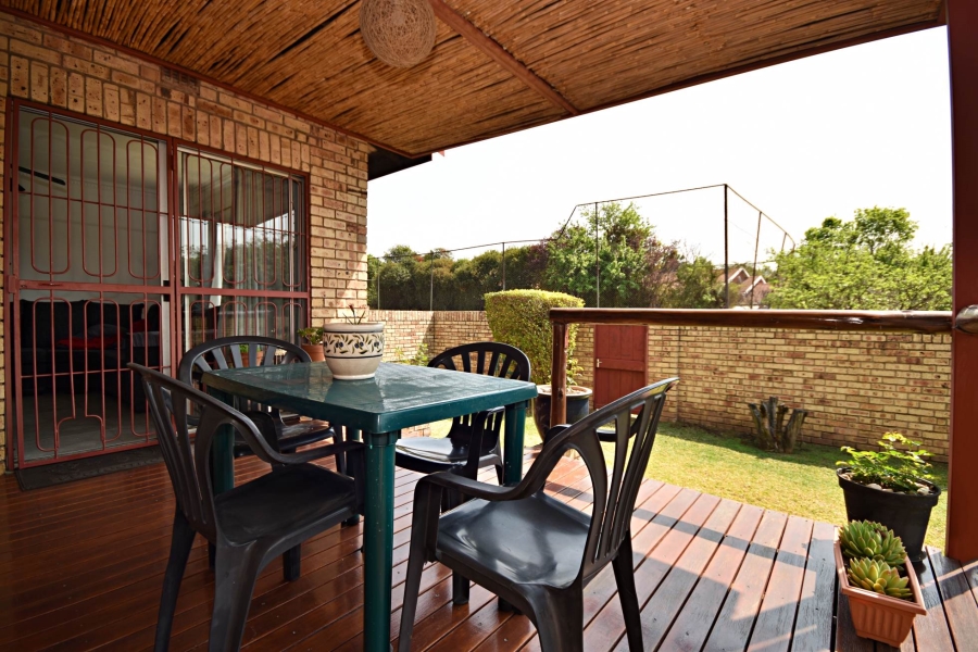 3 Bedroom Property for Sale in Bromhof Gauteng