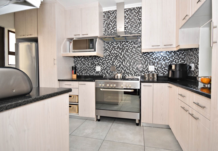 3 Bedroom Property for Sale in Bromhof Gauteng