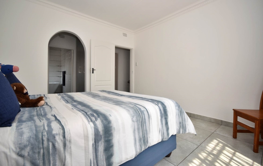 3 Bedroom Property for Sale in Bromhof Gauteng