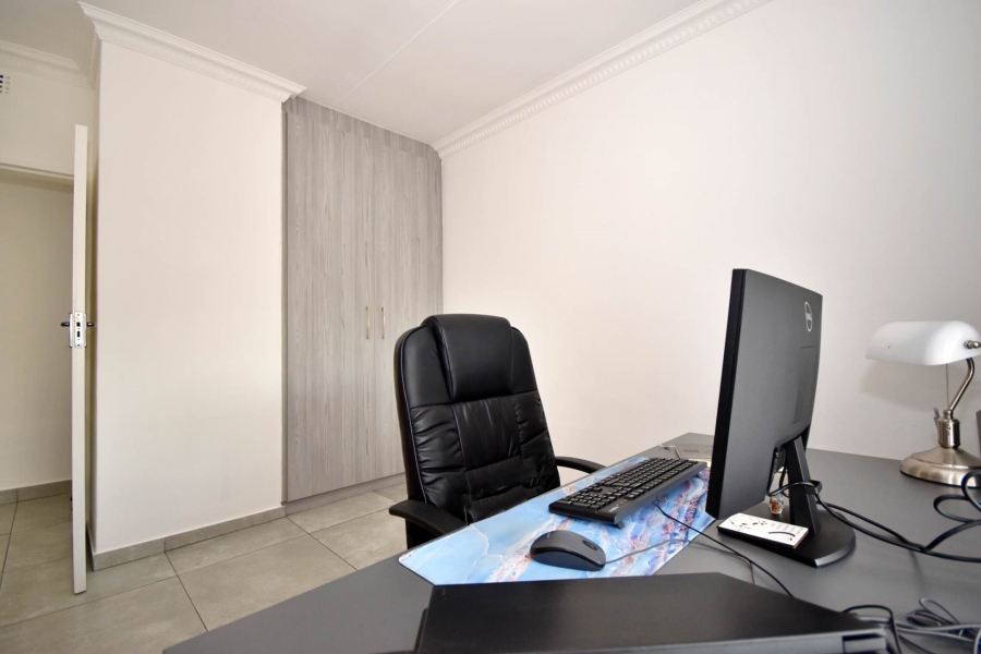 3 Bedroom Property for Sale in Bromhof Gauteng