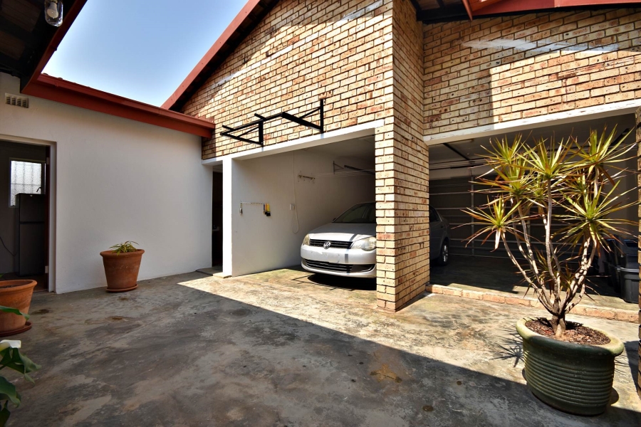 3 Bedroom Property for Sale in Bromhof Gauteng