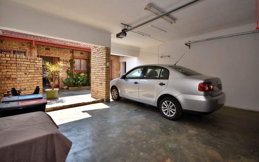 3 Bedroom Property for Sale in Bromhof Gauteng