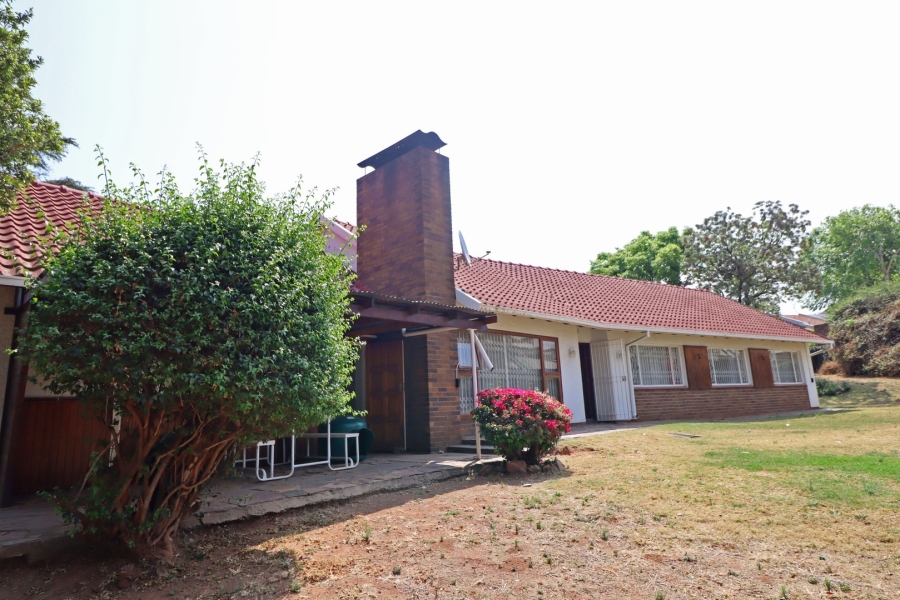To Let 4 Bedroom Property for Rent in Bryanston Gauteng
