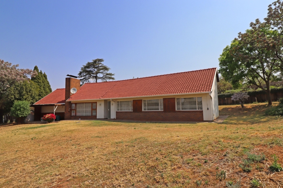 To Let 4 Bedroom Property for Rent in Bryanston Gauteng