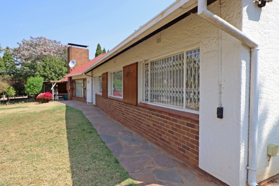 To Let 4 Bedroom Property for Rent in Bryanston Gauteng