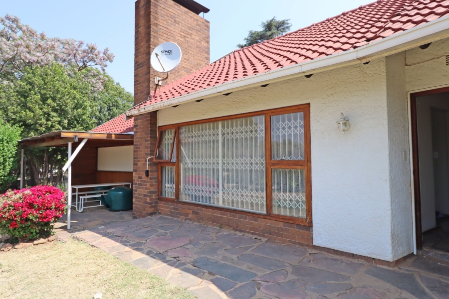 To Let 4 Bedroom Property for Rent in Bryanston Gauteng