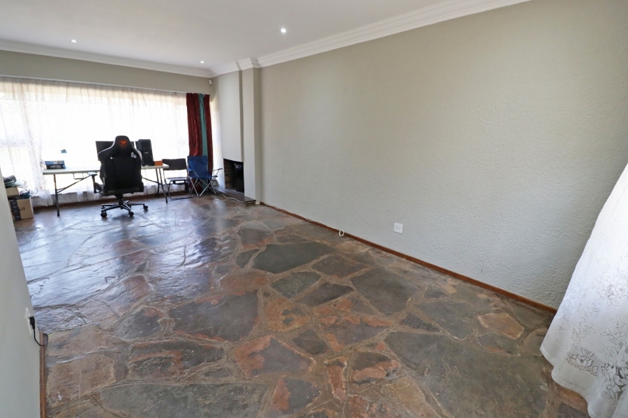 To Let 4 Bedroom Property for Rent in Bryanston Gauteng