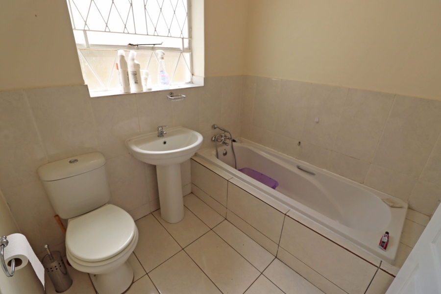 To Let 4 Bedroom Property for Rent in Bryanston Gauteng