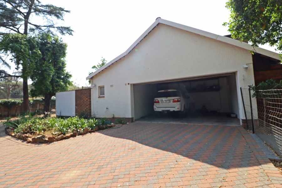 To Let 4 Bedroom Property for Rent in Bryanston Gauteng