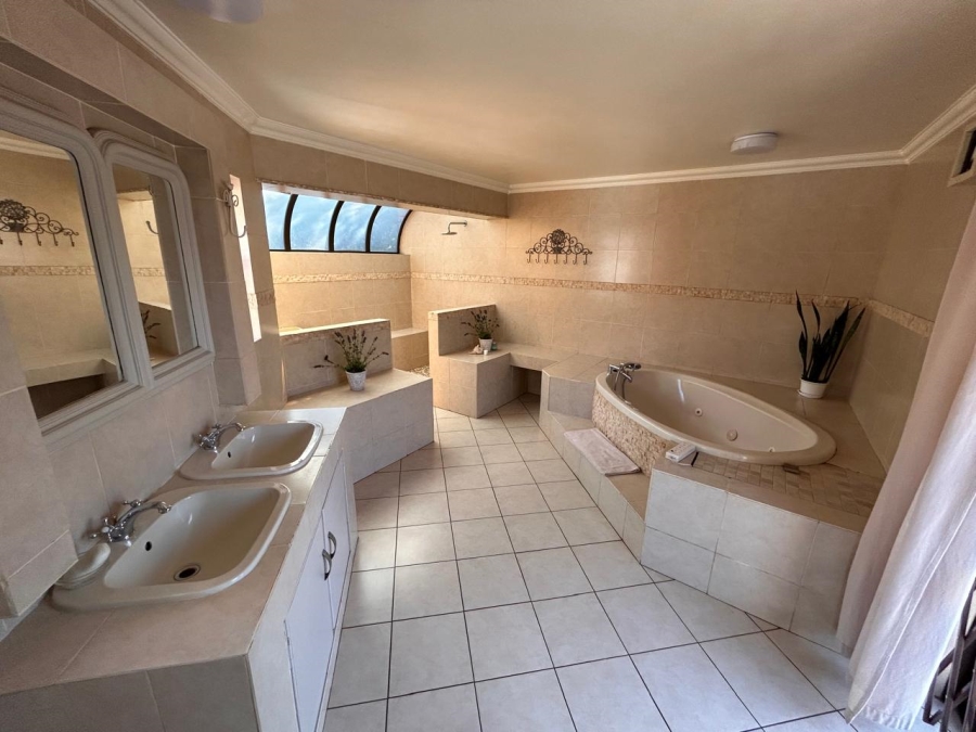 4 Bedroom Property for Sale in Eldoraigne Gauteng