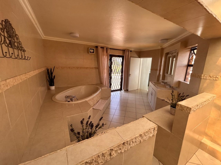 4 Bedroom Property for Sale in Eldoraigne Gauteng