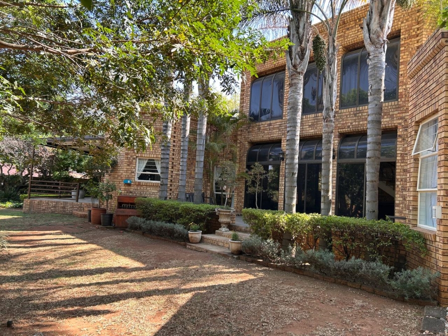 4 Bedroom Property for Sale in Eldoraigne Gauteng