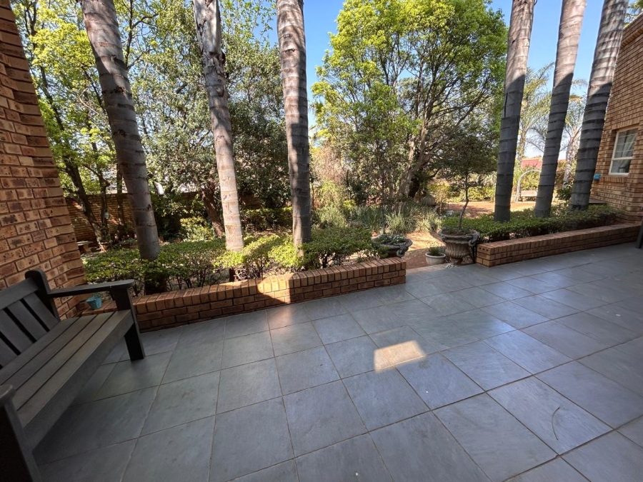 4 Bedroom Property for Sale in Eldoraigne Gauteng