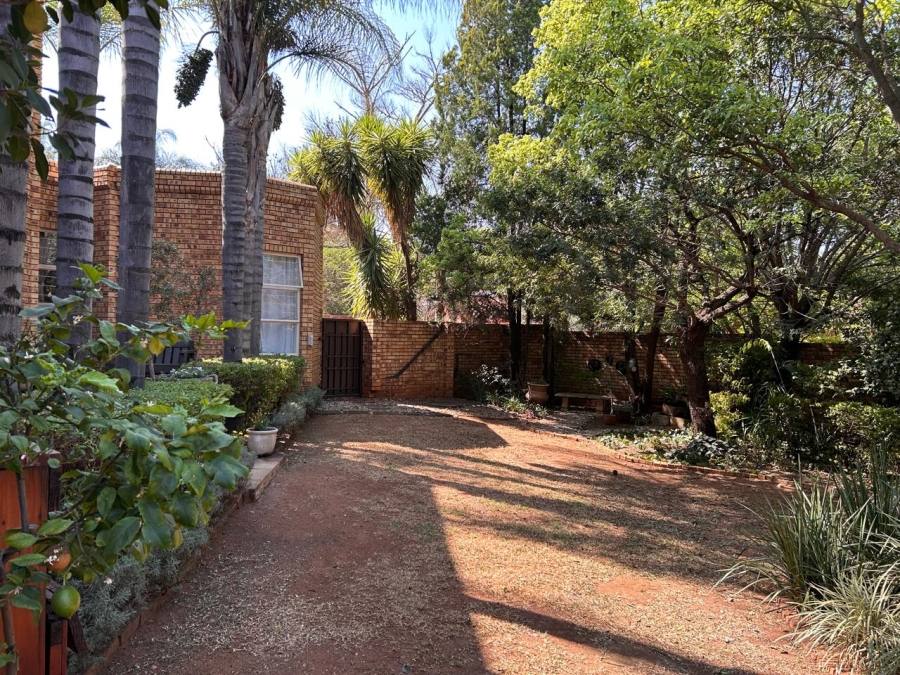 4 Bedroom Property for Sale in Eldoraigne Gauteng