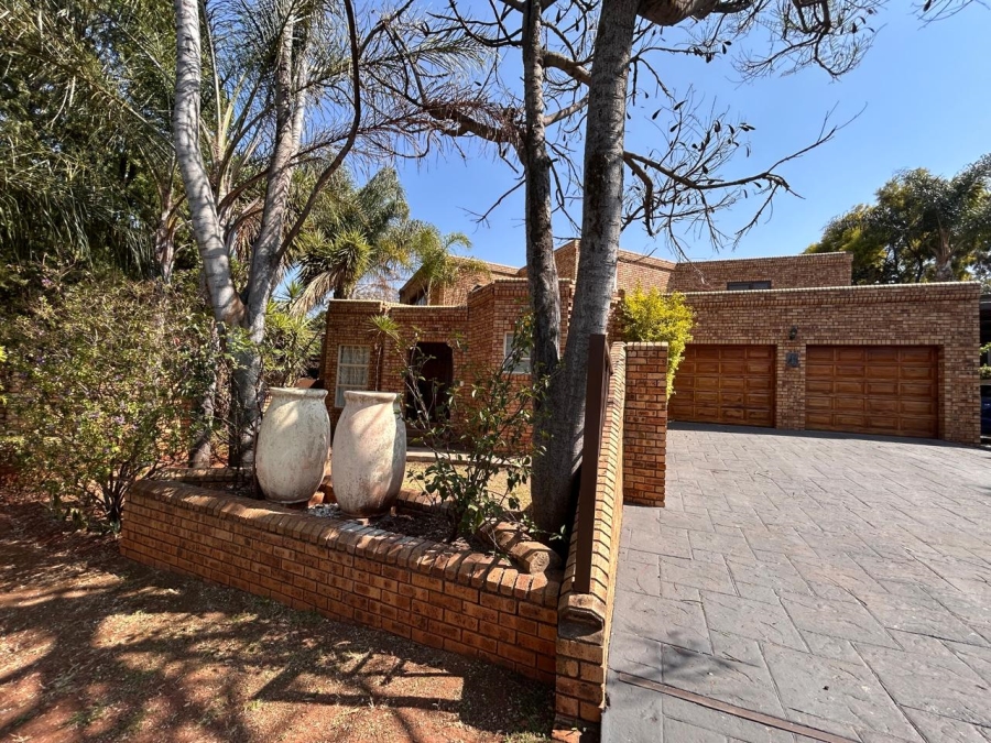 4 Bedroom Property for Sale in Eldoraigne Gauteng