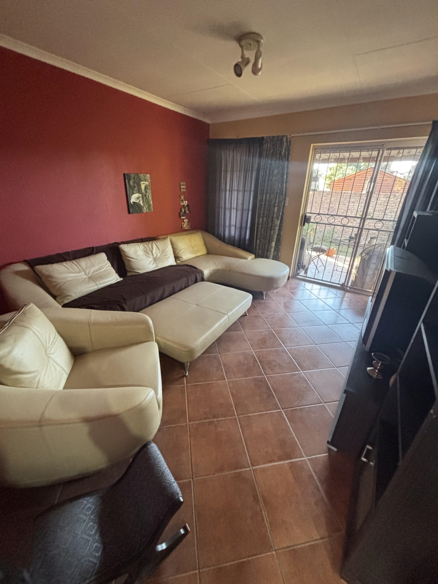 To Let 2 Bedroom Property for Rent in Monument Park Gauteng