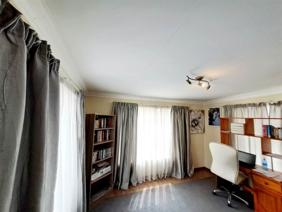 11 Bedroom Property for Sale in Lambton Gauteng