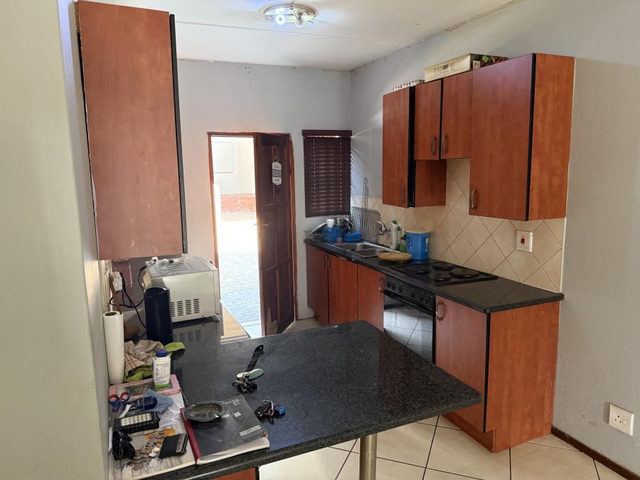 2 Bedroom Property for Sale in Little Falls Gauteng