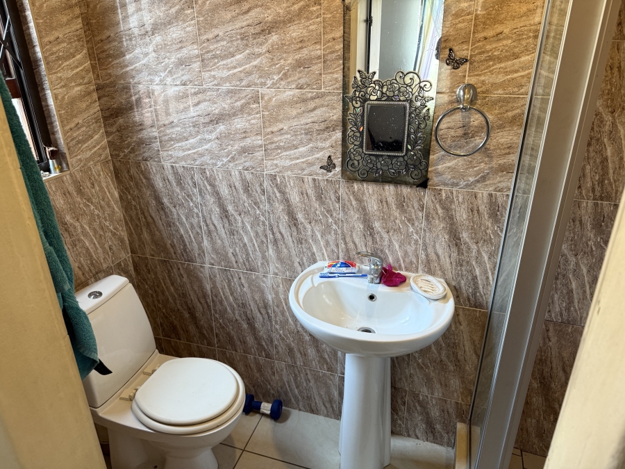 2 Bedroom Property for Sale in Little Falls Gauteng
