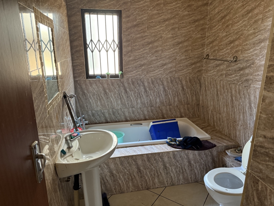 2 Bedroom Property for Sale in Little Falls Gauteng