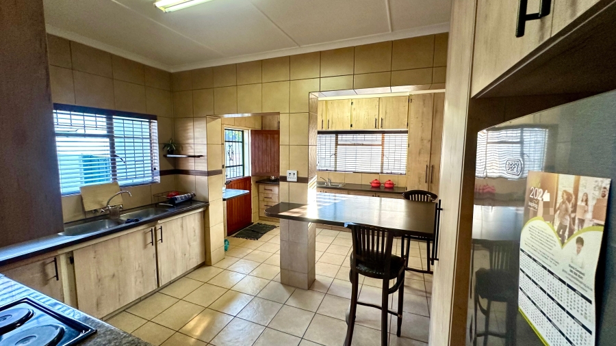 4 Bedroom Property for Sale in Illiondale Gauteng