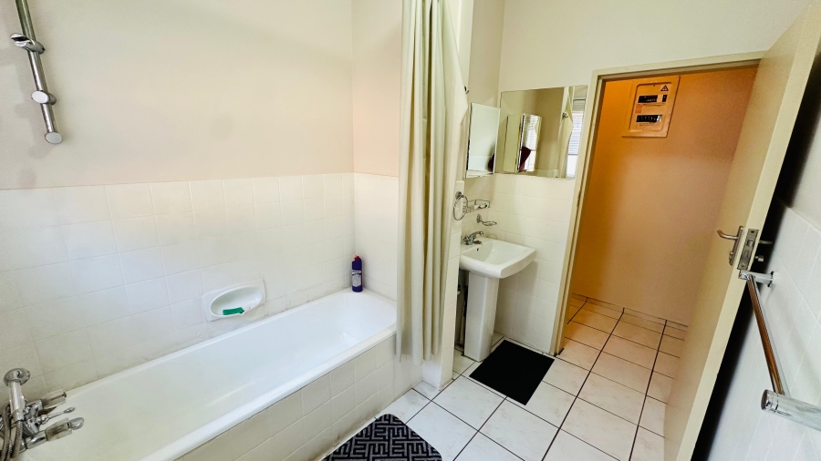 4 Bedroom Property for Sale in Illiondale Gauteng