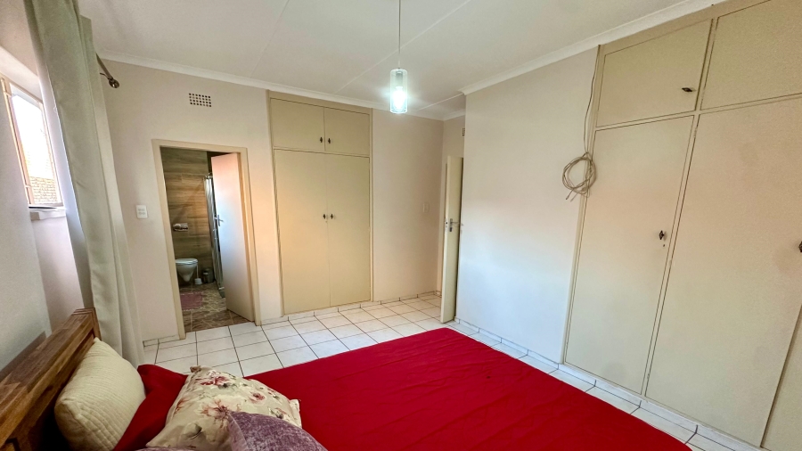 4 Bedroom Property for Sale in Illiondale Gauteng
