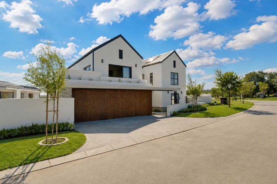 5 Bedroom Property for Sale in Helderfontein Estate Gauteng