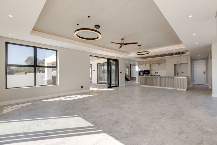 5 Bedroom Property for Sale in Helderfontein Estate Gauteng