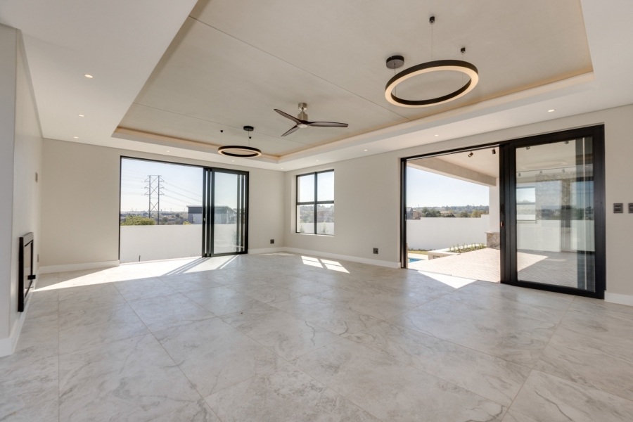5 Bedroom Property for Sale in Helderfontein Estate Gauteng