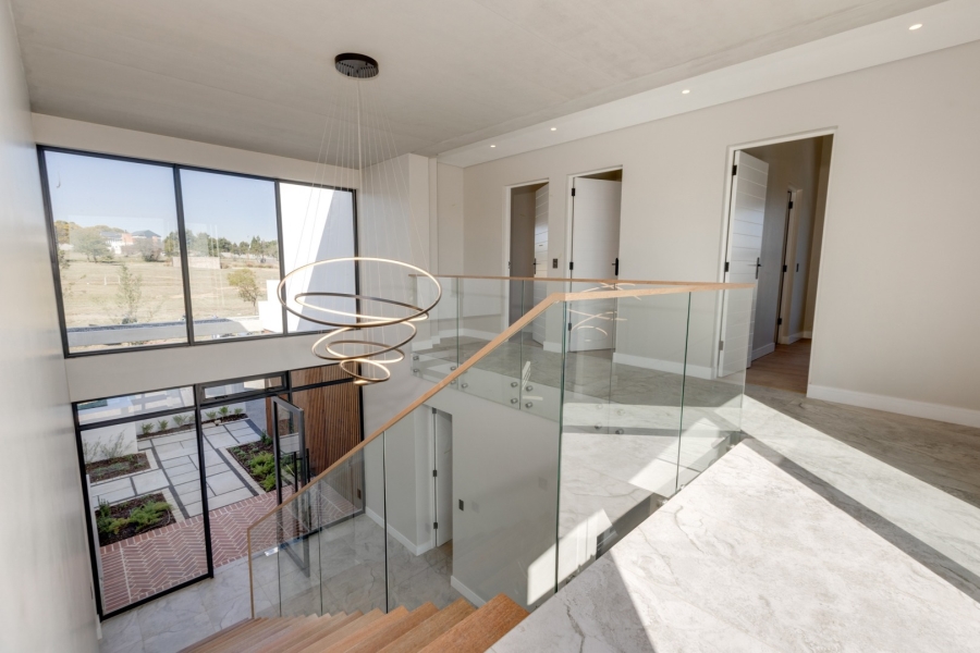 5 Bedroom Property for Sale in Helderfontein Estate Gauteng