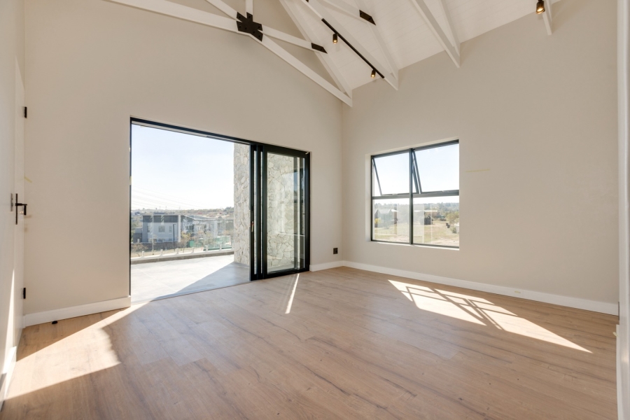 5 Bedroom Property for Sale in Helderfontein Estate Gauteng