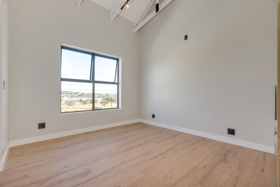 5 Bedroom Property for Sale in Helderfontein Estate Gauteng